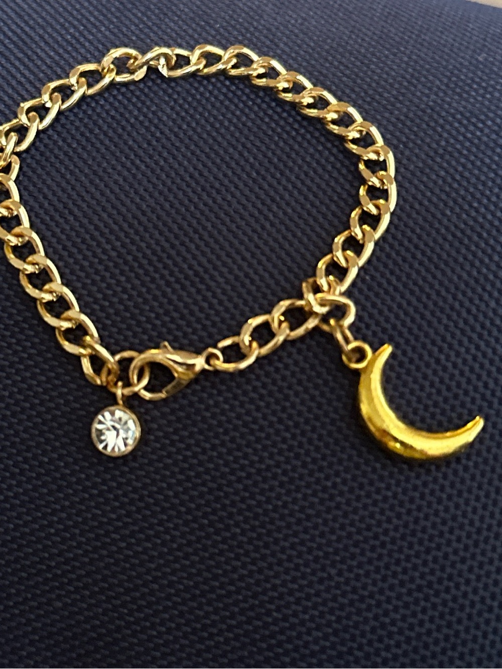 NWOT Preteen / Teen Moon Bracelet Gold Tone READ DESCRIP